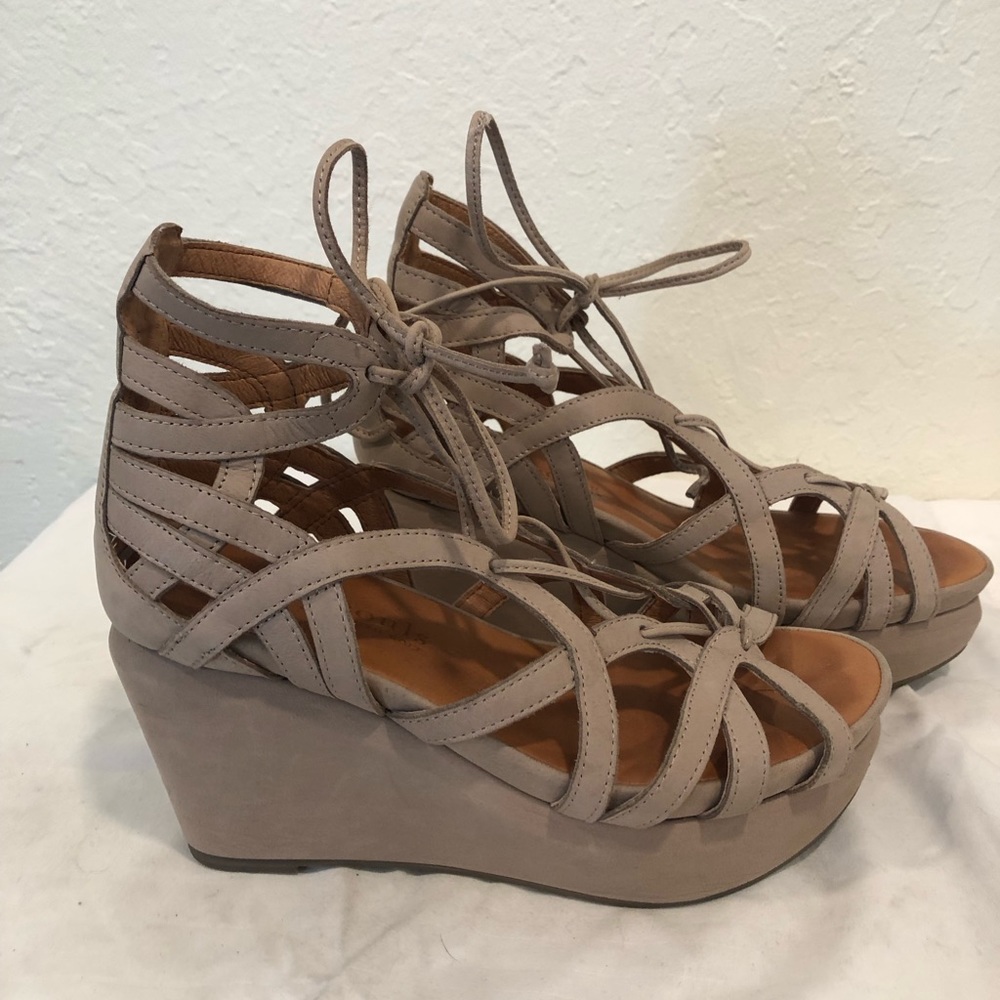 Kenneth Cole: Gentle Souls Laced Up Wedge Sandal - Picture 3 of 5